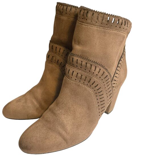 ISOLA ANKLE BOOTS Womens 6.5 Evoda Taupe Suede Laser Cut Pinked Edge Bootie - Picture 9 of 14